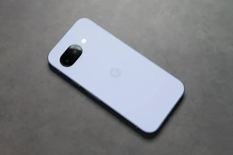 Pixel 9aの背面